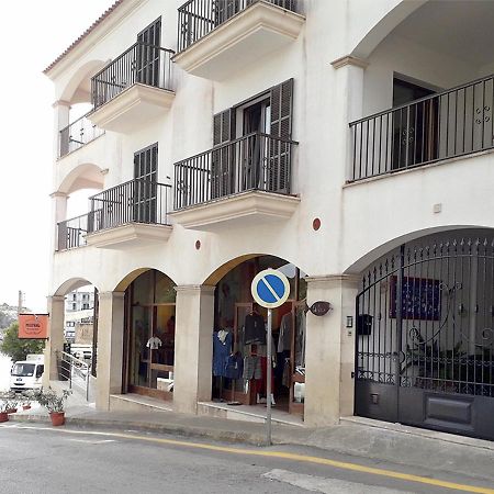 Apartamentos Vista Al Puerto Кала Фигера Екстериор снимка