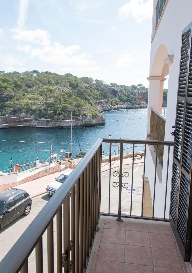 Apartamentos Vista Al Puerto Кала Фигера Екстериор снимка