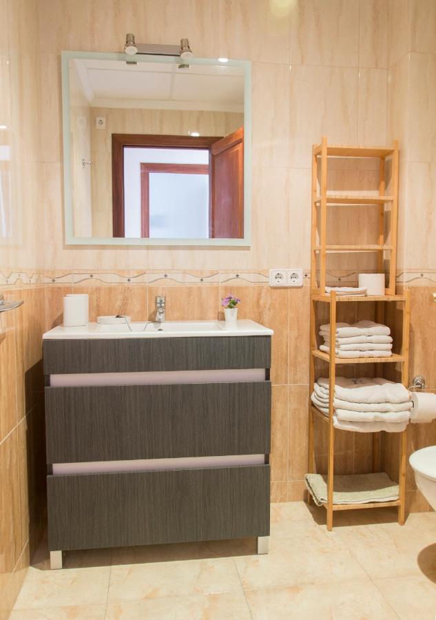 Apartamentos Vista Al Puerto Кала Фигера Екстериор снимка