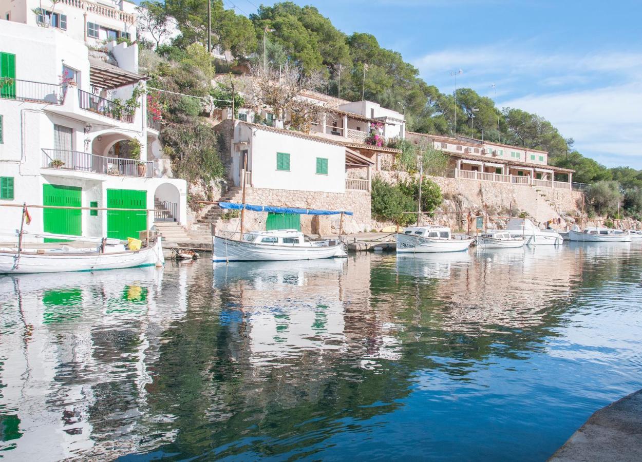 Apartamentos Vista Al Puerto Кала Фигера Екстериор снимка