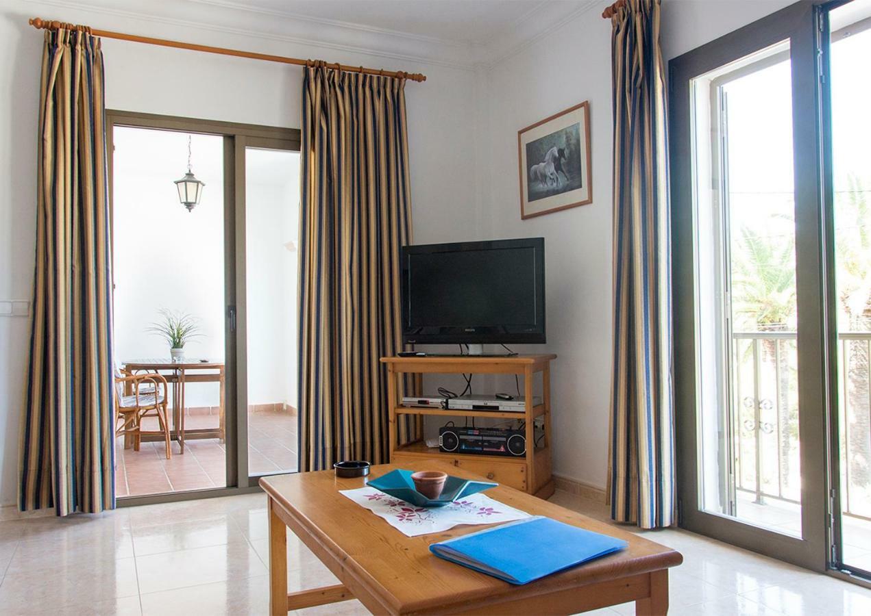 Apartamentos Vista Al Puerto Кала Фигера Екстериор снимка