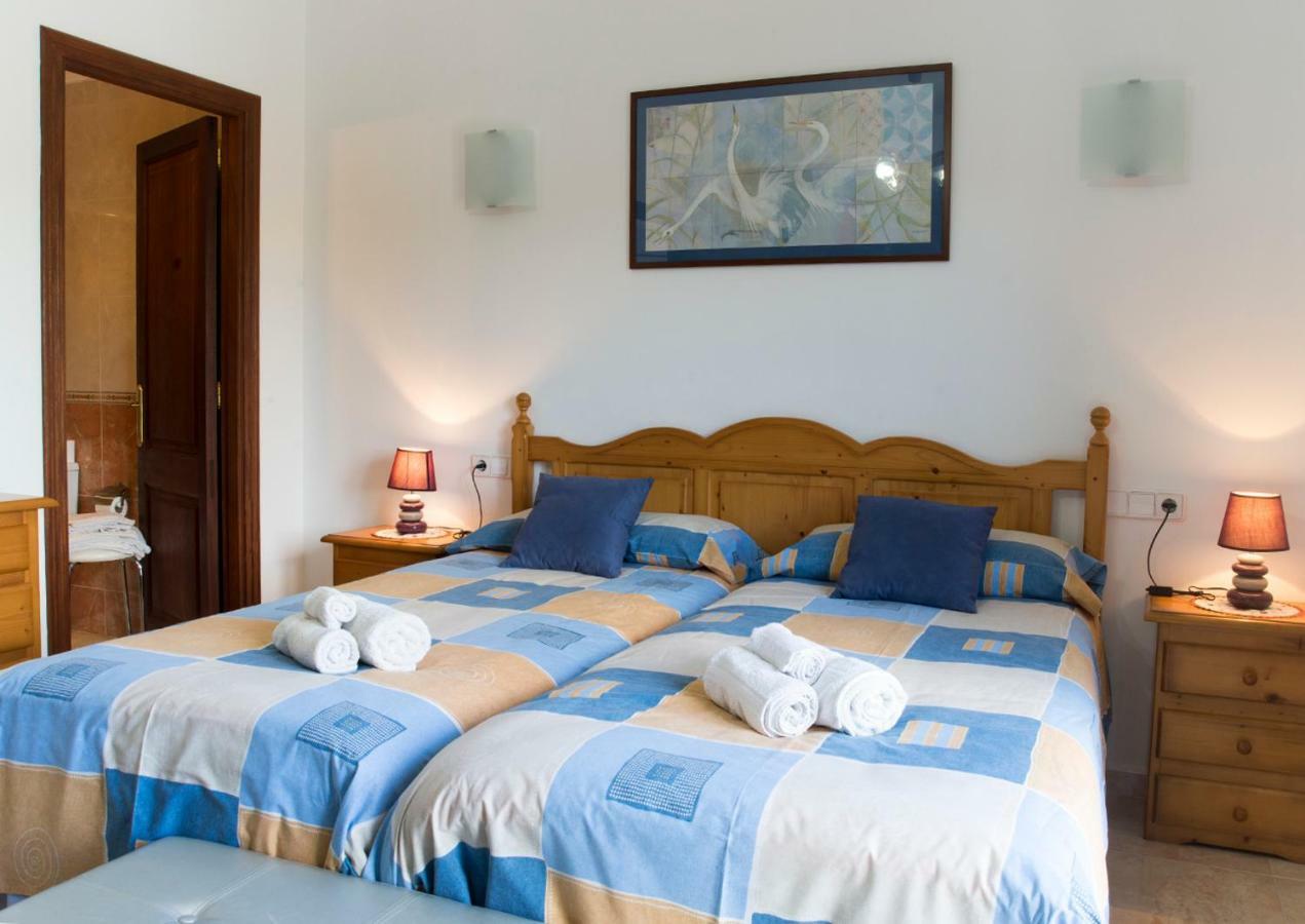 Apartamentos Vista Al Puerto Кала Фигера Екстериор снимка