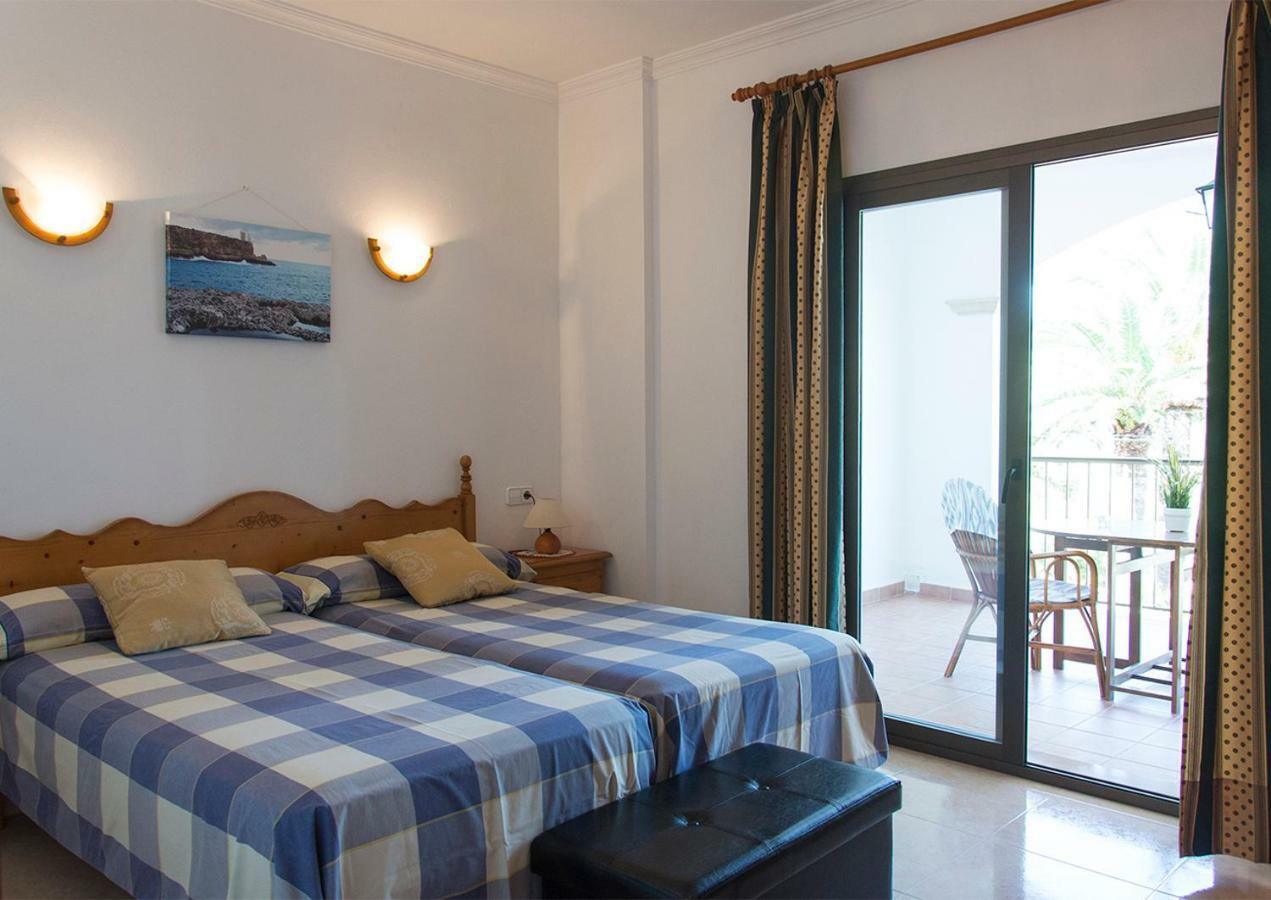 Apartamentos Vista Al Puerto Кала Фигера Екстериор снимка