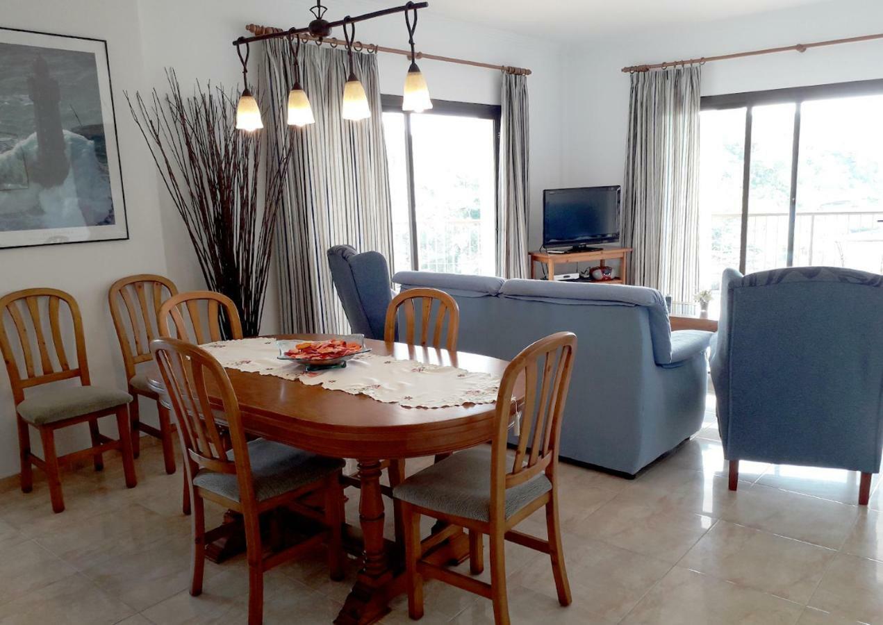 Apartamentos Vista Al Puerto Кала Фигера Екстериор снимка
