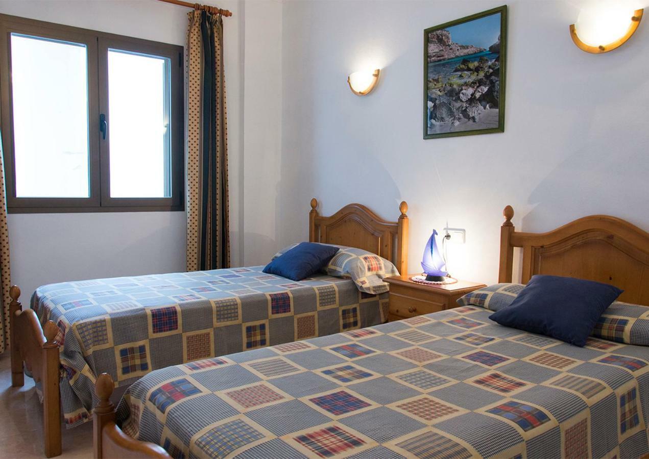 Apartamentos Vista Al Puerto Кала Фигера Екстериор снимка